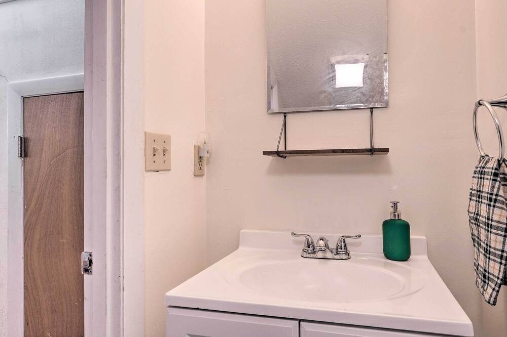Photo of Bathroom in Campton