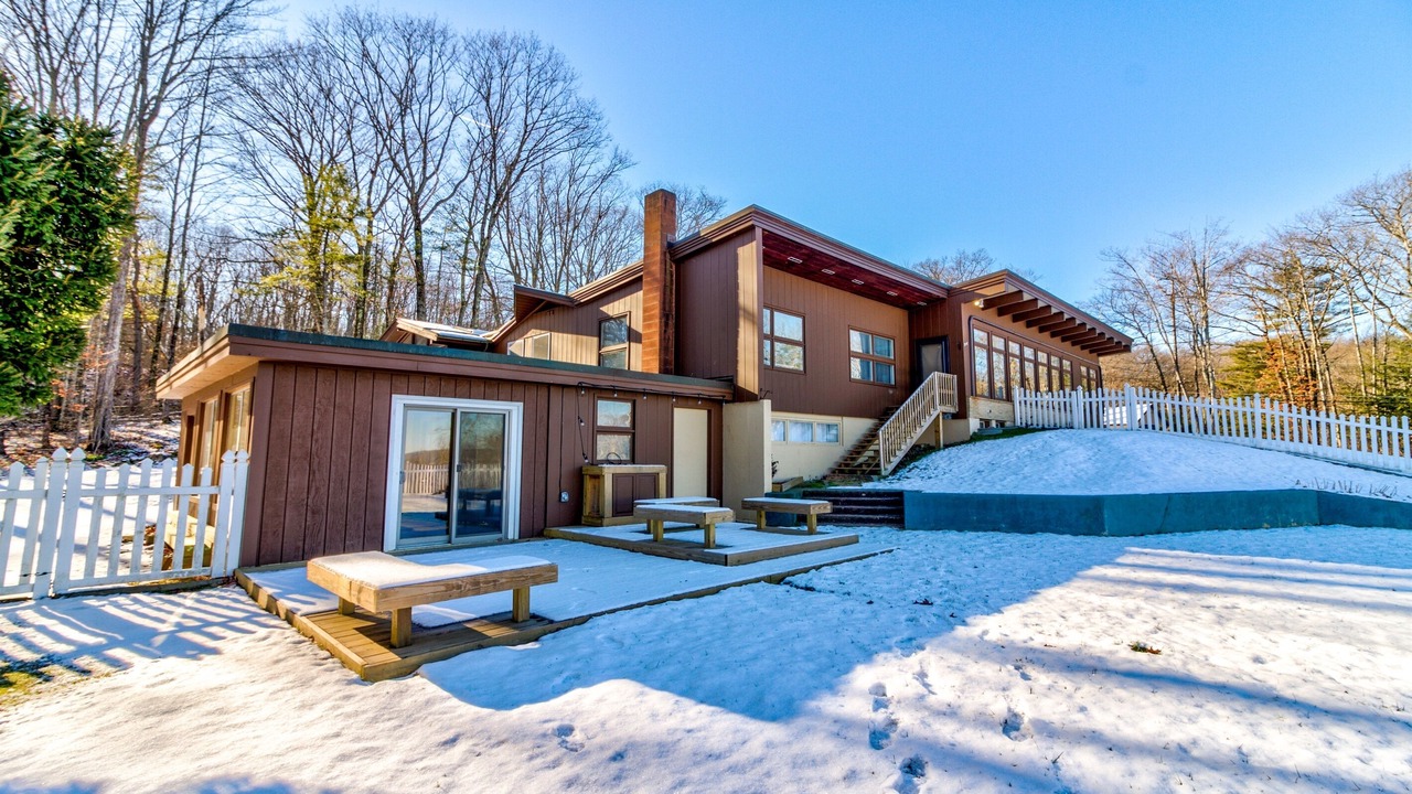Photo of Outdoor in Drewsville