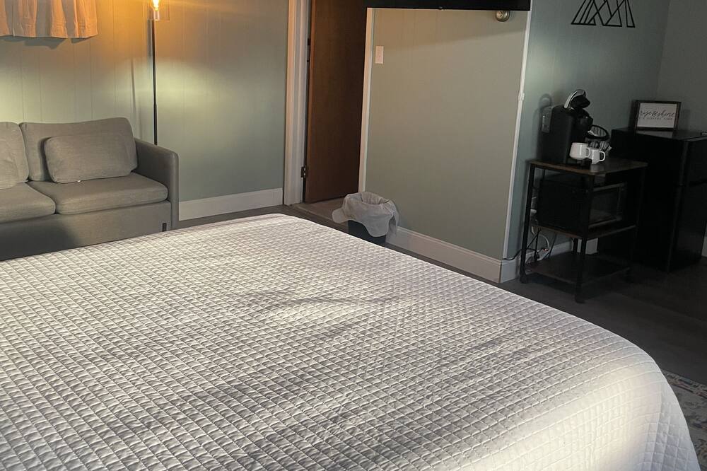 Photo of Livingroom in Elizabethtown