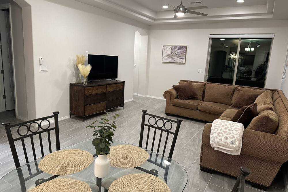 Photo of Livingroom in Los Lunas