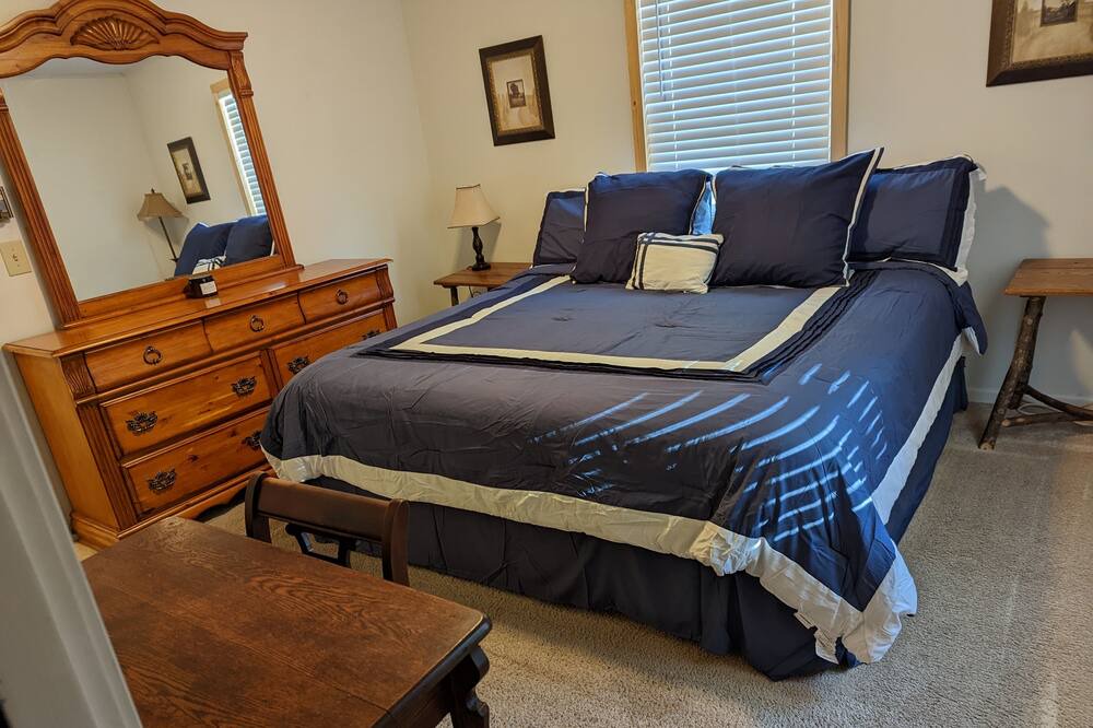 Photo of Bedroom in Ontonagon