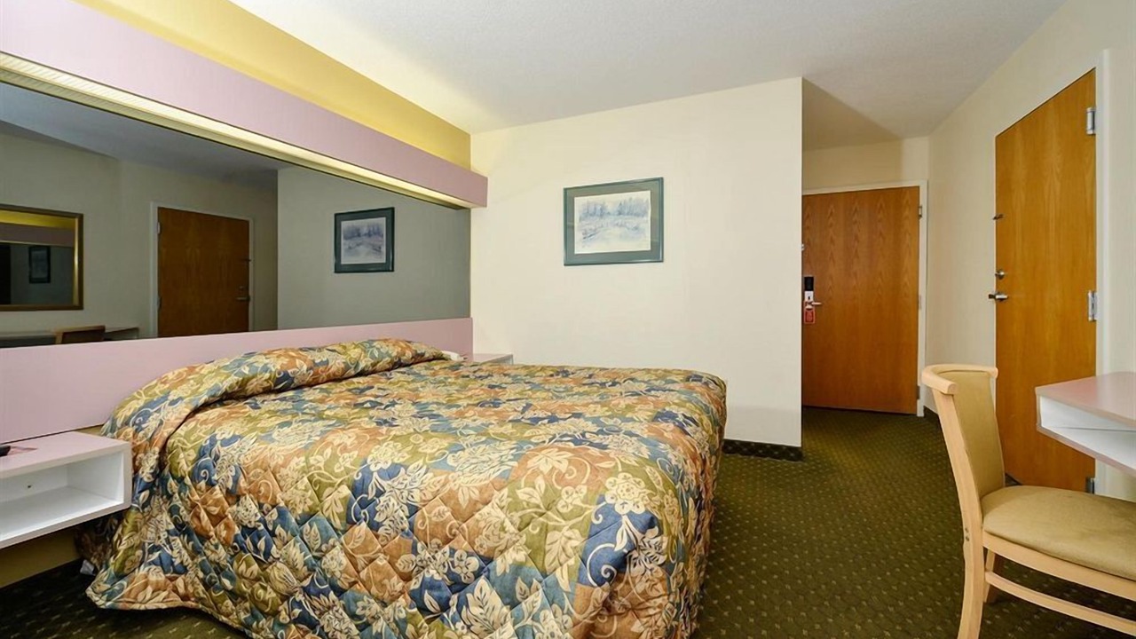 Photo of Bedroom in Town of Sharon