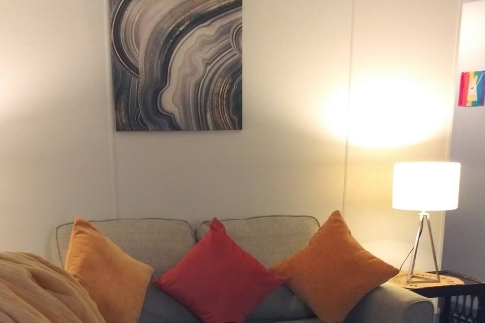 Photo of Livingroom in Constable
