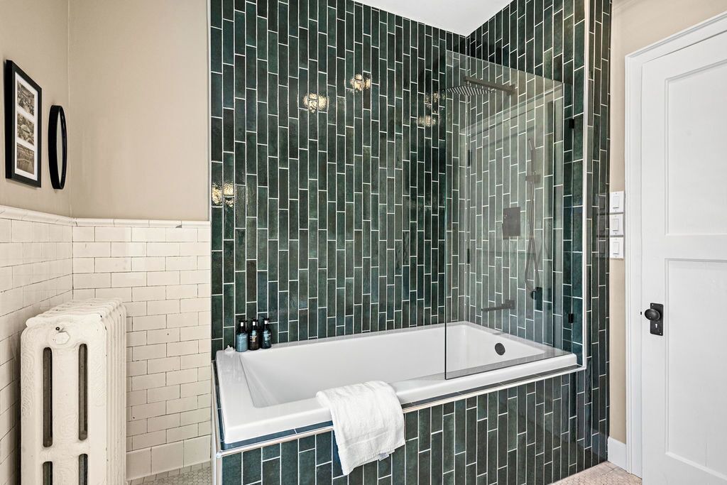 Photo of Bathroom in Endion