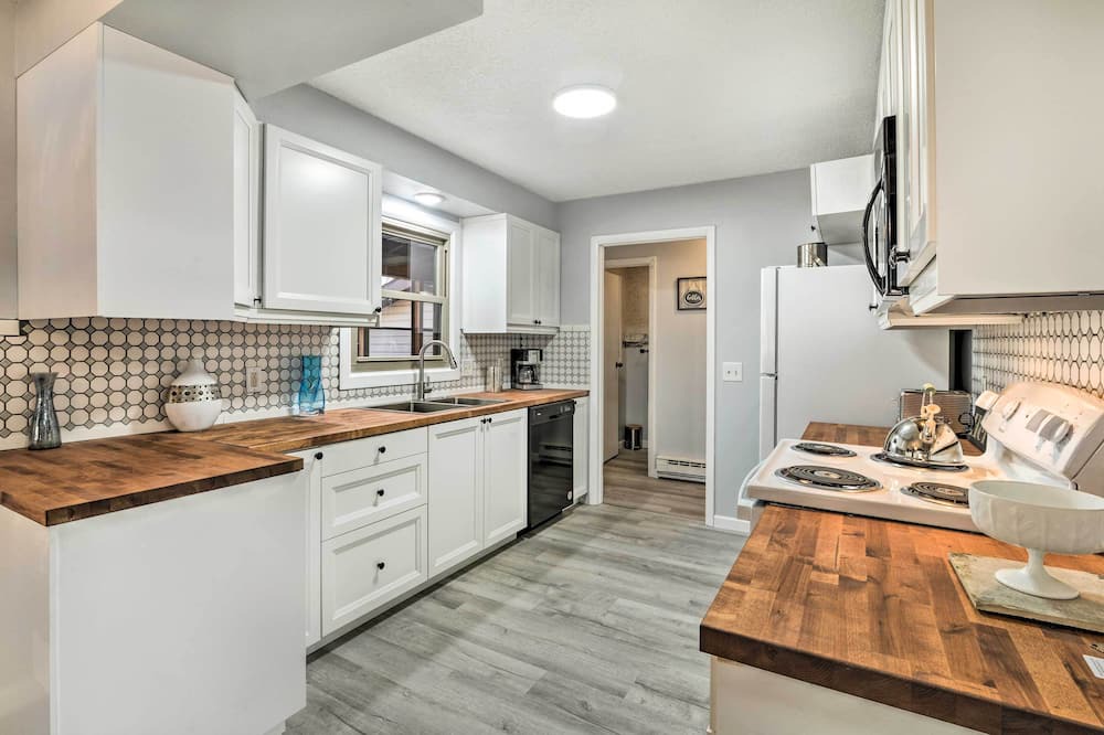 Photo of Bathroom in Alpine Lake