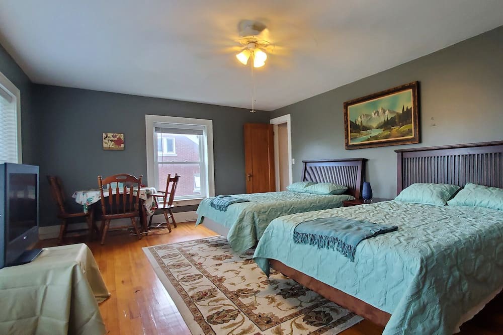 Photo of Bedroom in Oswego