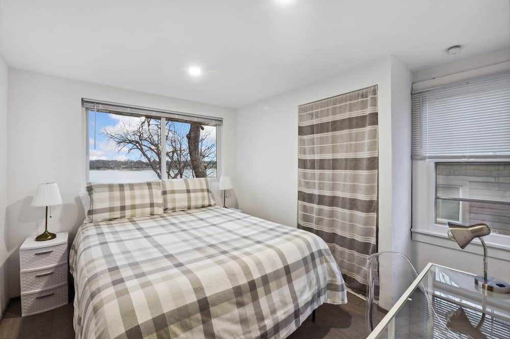 Photo of Bedroom in Mound