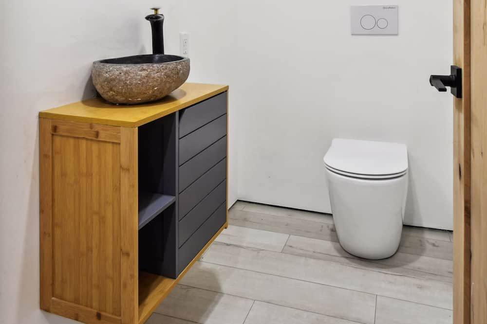 Photo of Bathroom in Mound