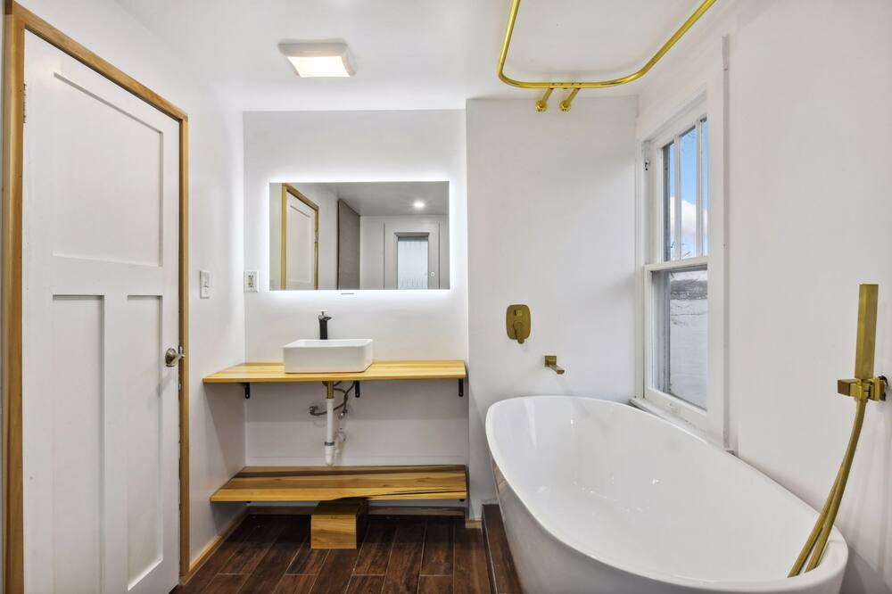 Photo of Bathroom in Mound