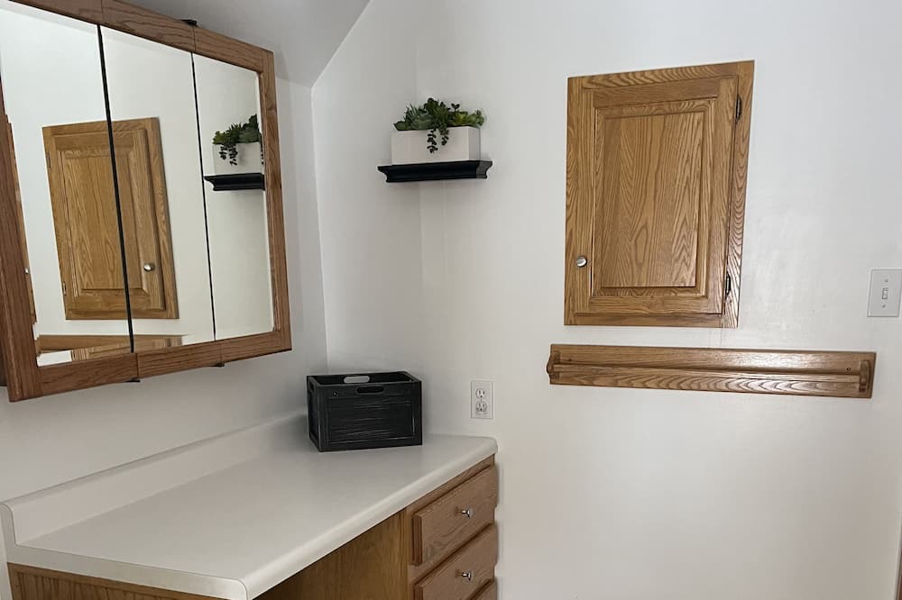 Photo of Bathroom in Midway
