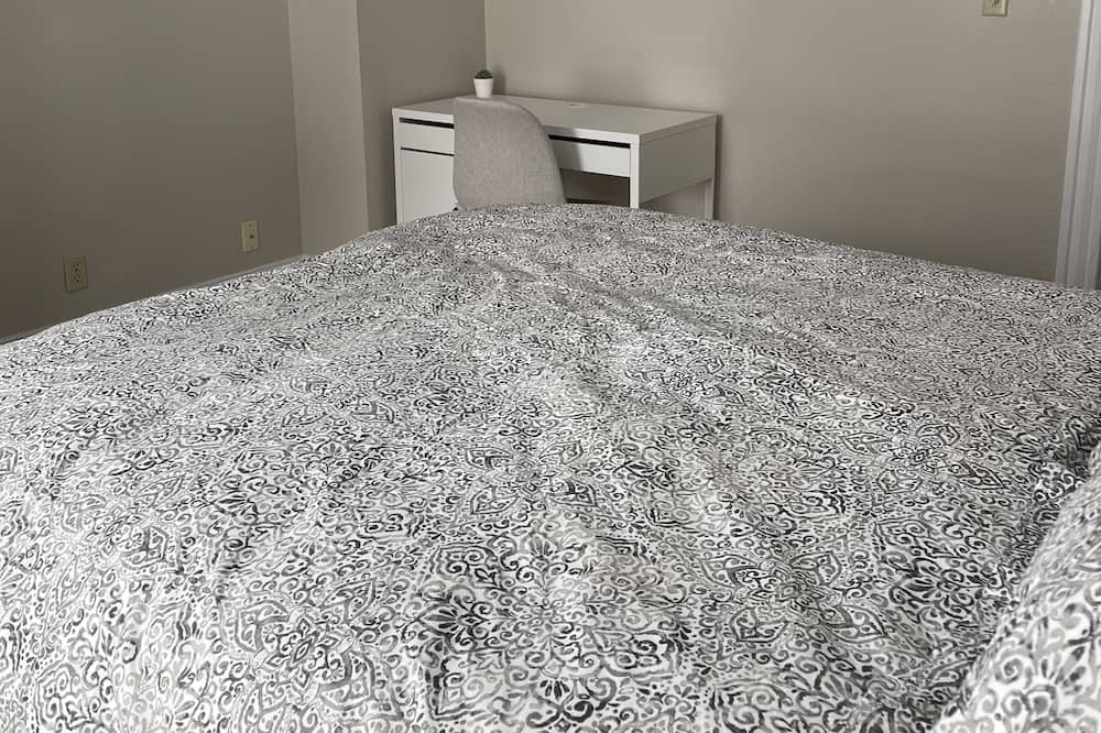 Photo of Bedroom in Midway
