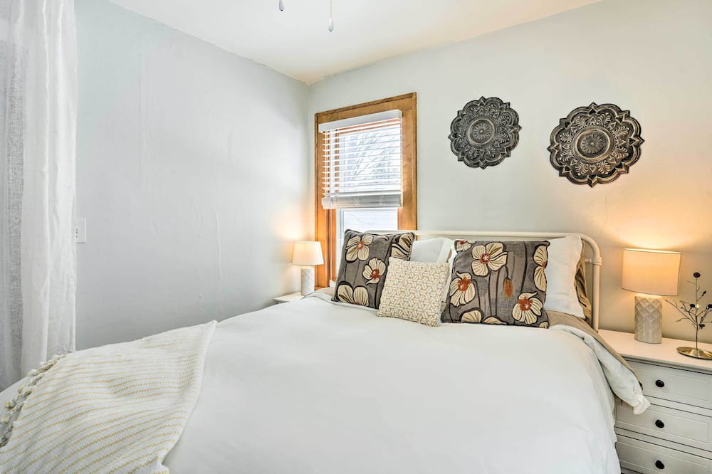 Photo of Bedroom in Morris Park