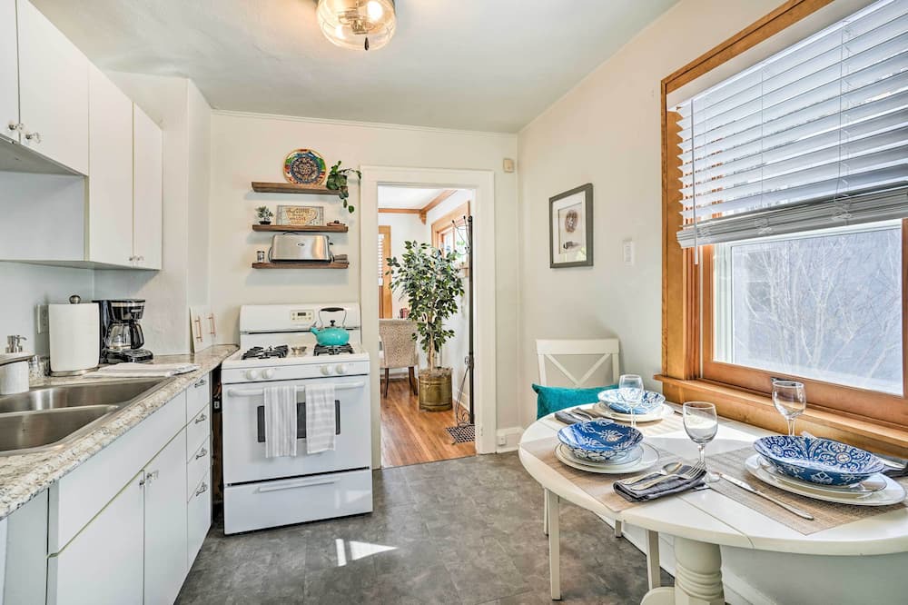 Photo of Kitchen in Morris Park