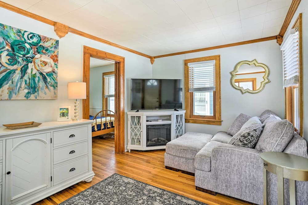 Photo of Bedroom in Morris Park