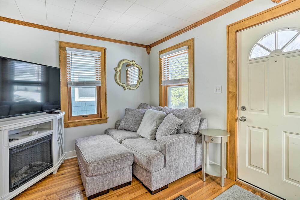 Photo of Livingroom in Morris Park