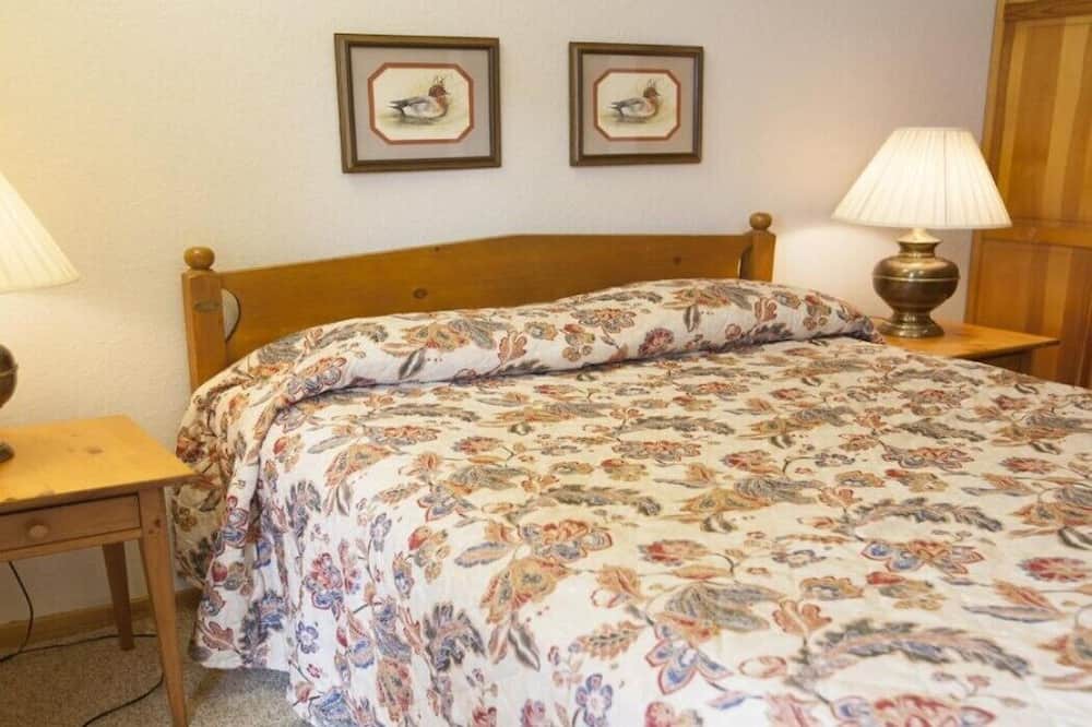 Photo of Bedroom in Breezy Point