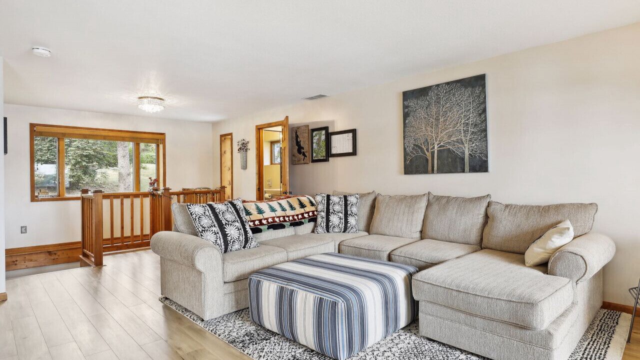 Photo of Livingroom in Amery