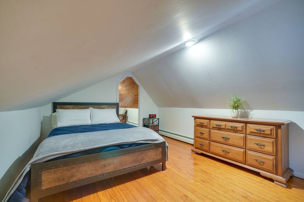 Photo of Bedroom in Hoosick Falls