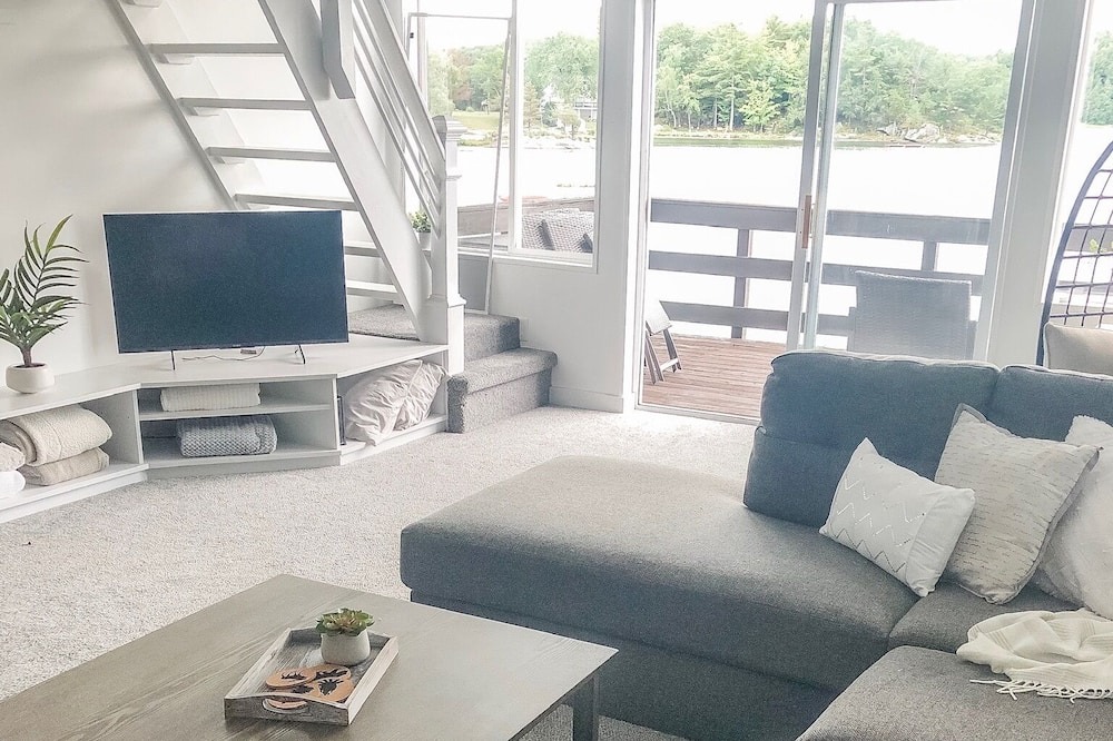 Photo of Livingroom in Theresa