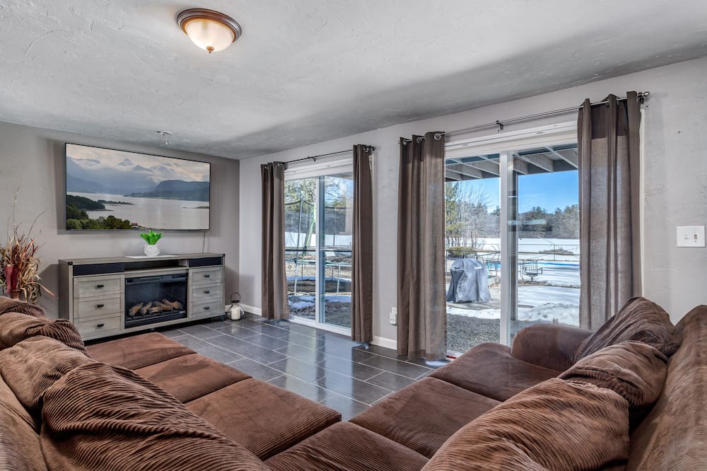 Photo of Livingroom in Winchendon