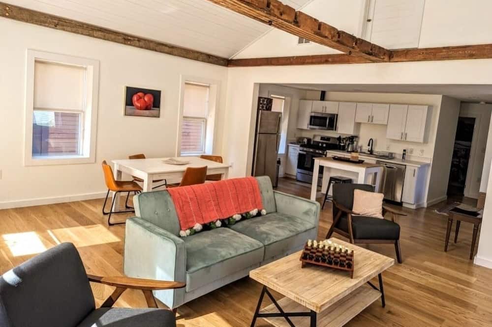 Photo of Livingroom in North Adams