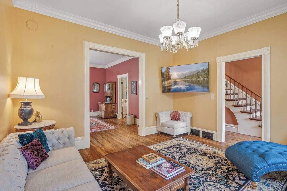 Photo of Livingroom in West Seventh