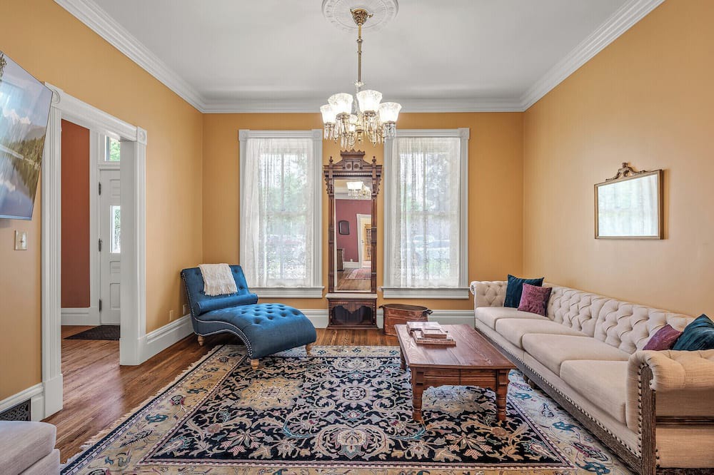 Photo of Livingroom in West Seventh