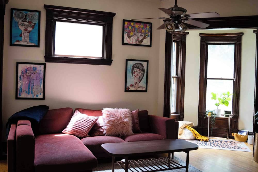 Photo of Livingroom in Whittier