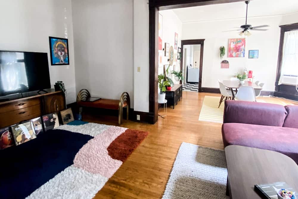 Photo of Livingroom in Whittier