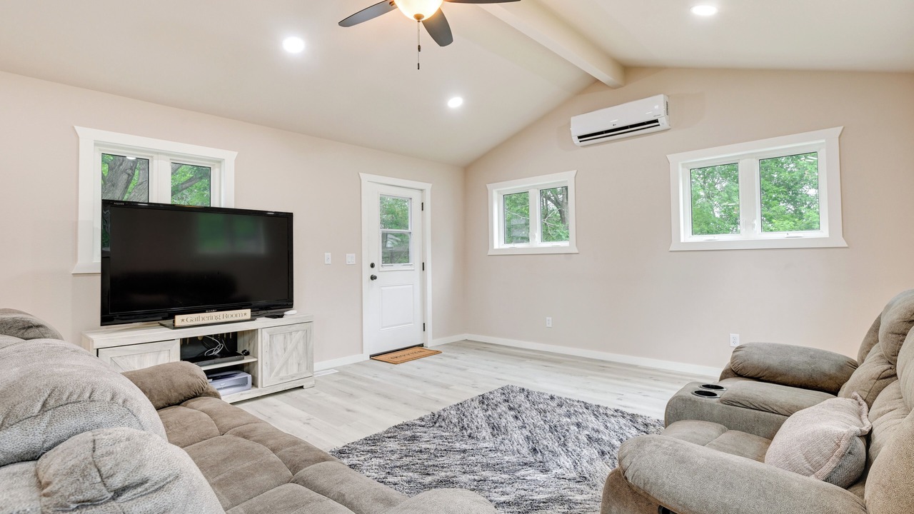 Photo of Livingroom in Holcombe