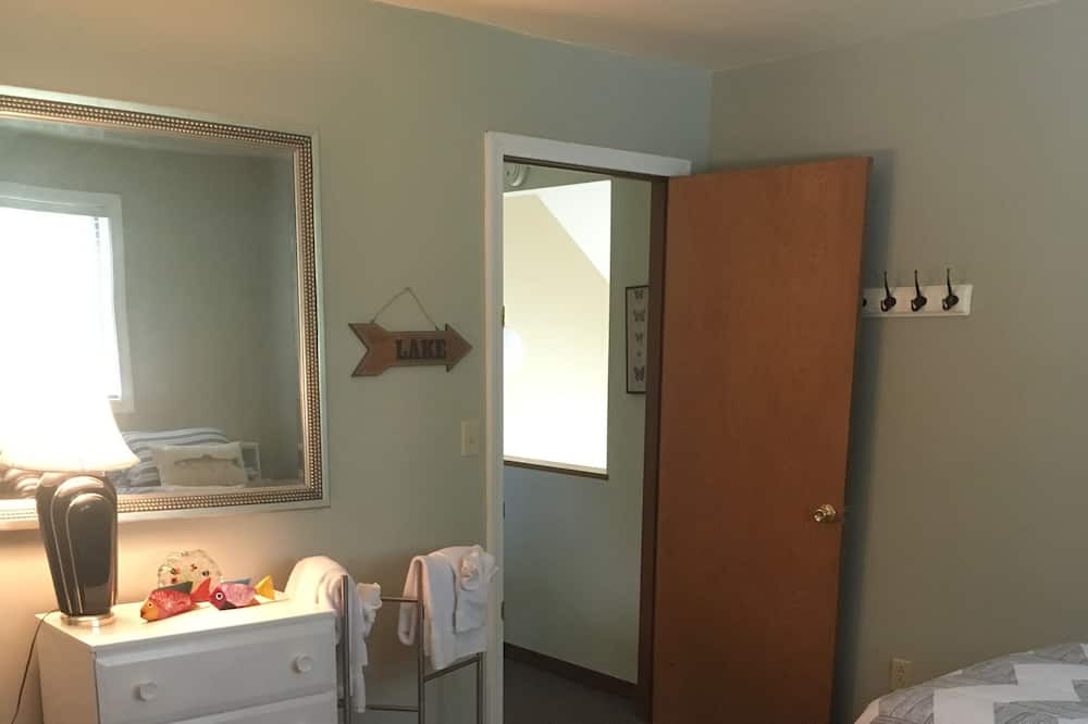 Photo of Bedroom in West Addison