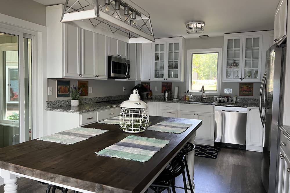 Photo of Kitchen in West Addison