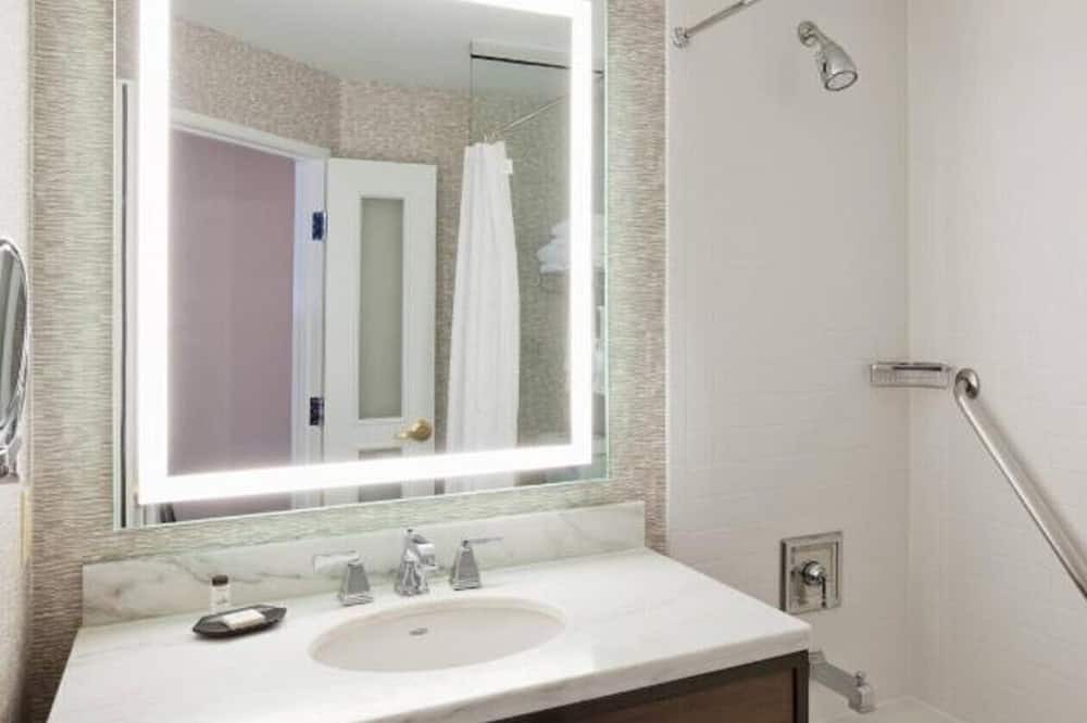 Photo of Bathroom in Woodbury