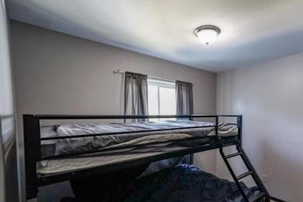 Photo of Bedroom in Lake Fenton