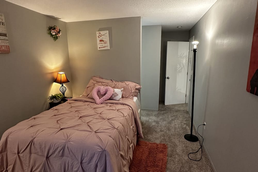 Photo of Bedroom in West Bloomington