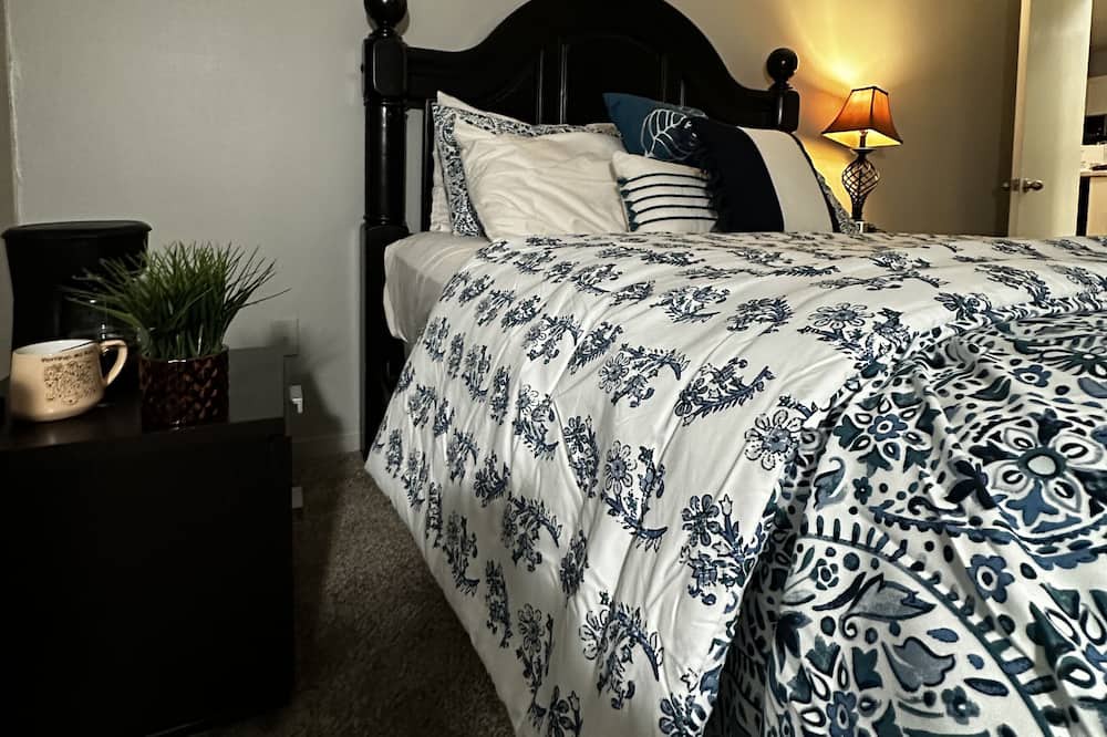Photo of Bedroom in West Bloomington