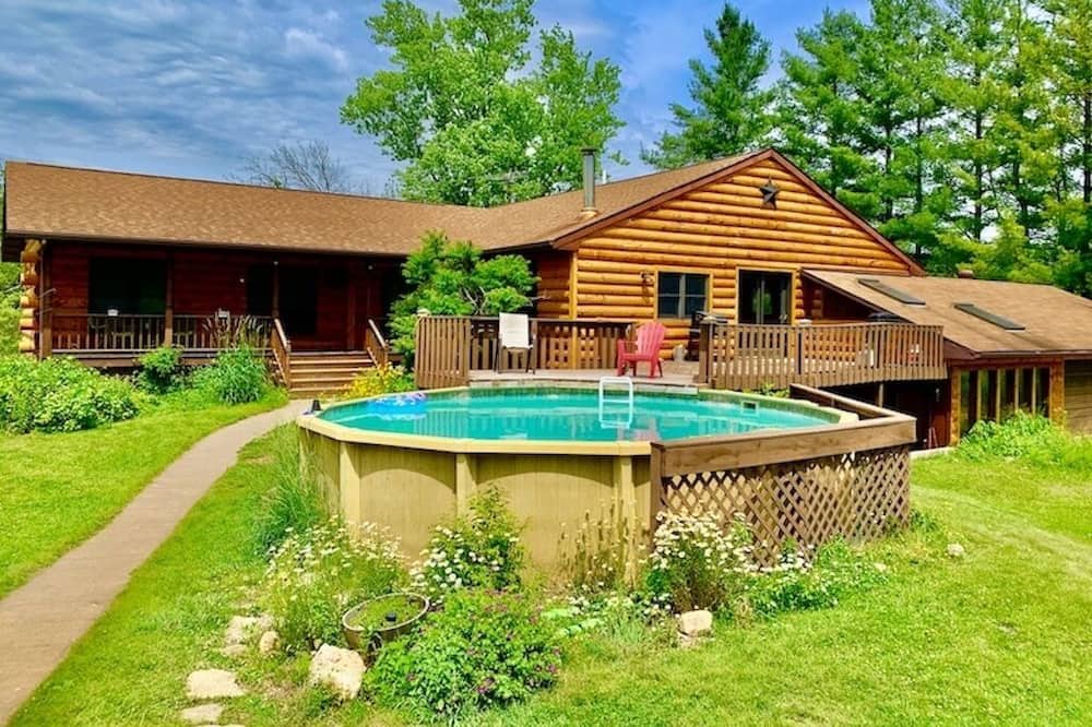 Photo of Outdoor in Lansing