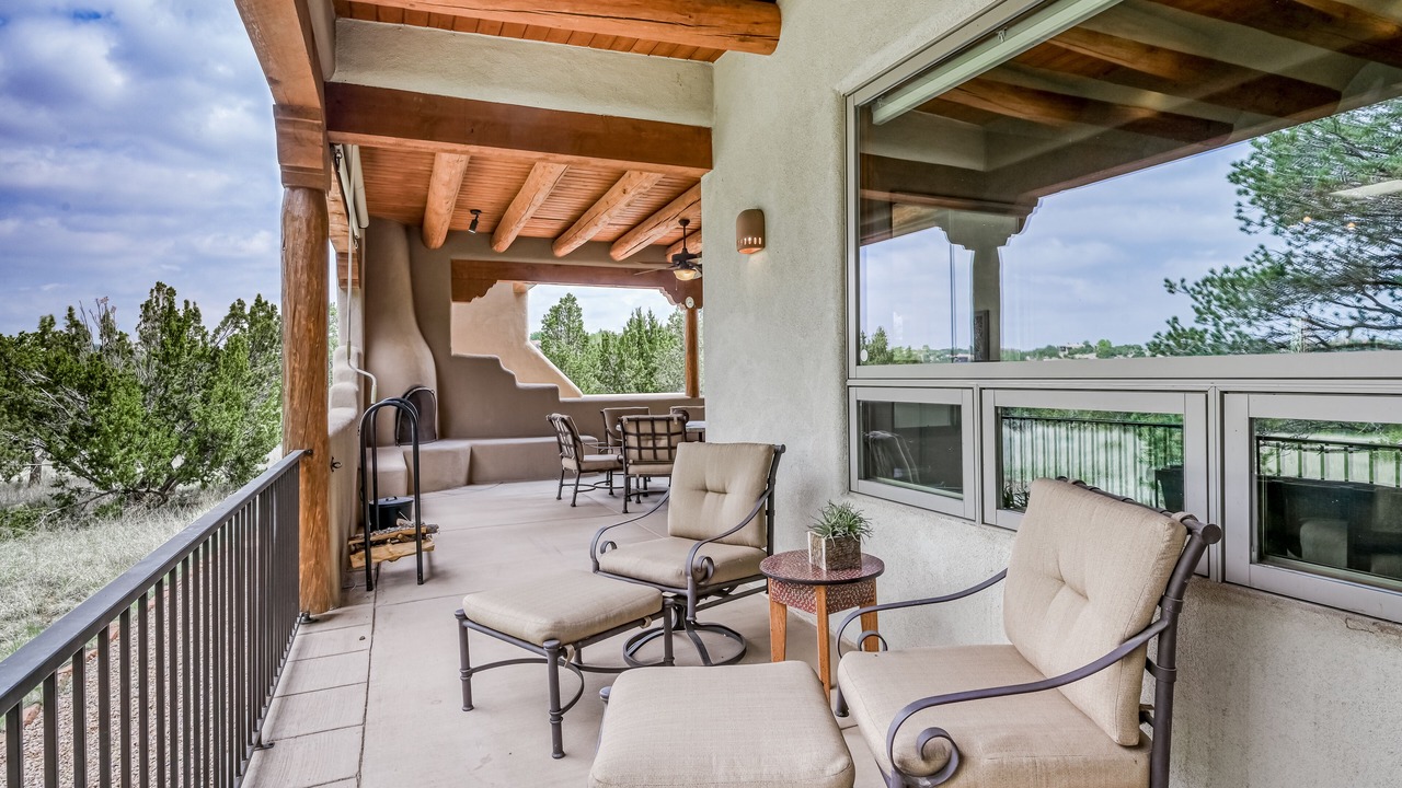 Photo of Patio Balcony in La Tierra