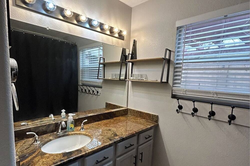 Photo of Bathroom in Westgate Heights