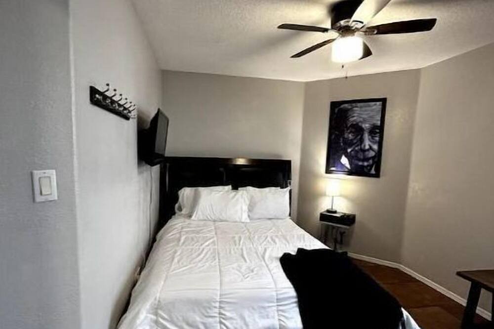 Photo of Bedroom in Westgate Heights