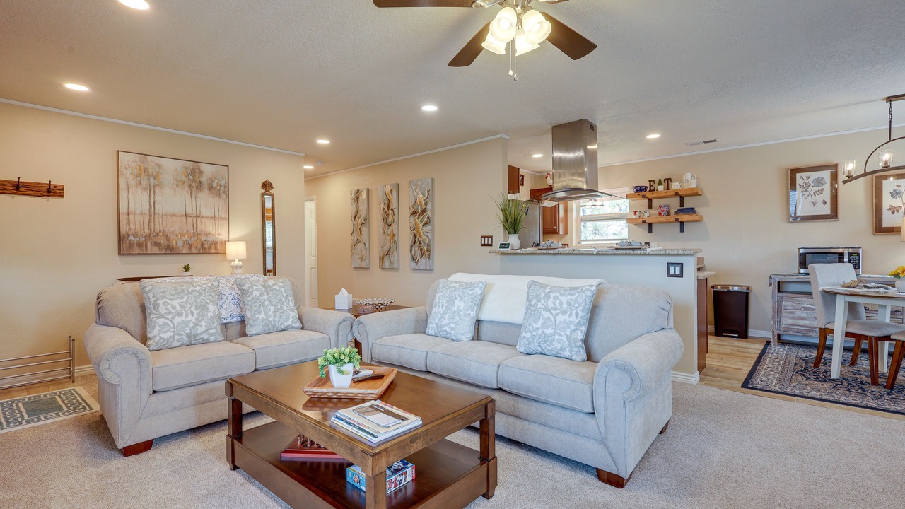 Photo of Livingroom in Jemez Springs