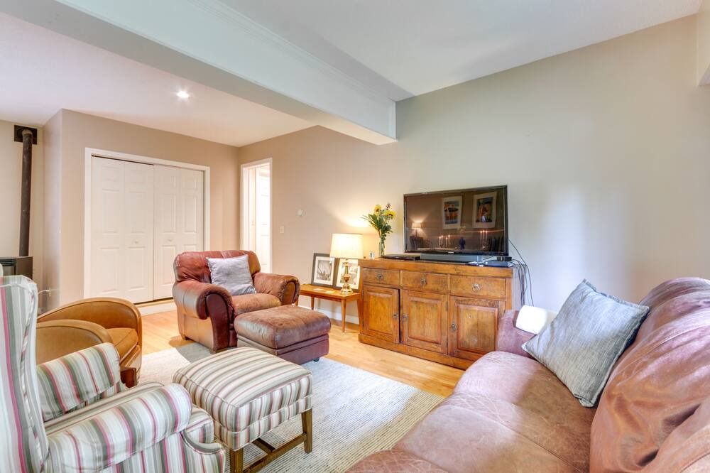 Photo of Livingroom in Winsted