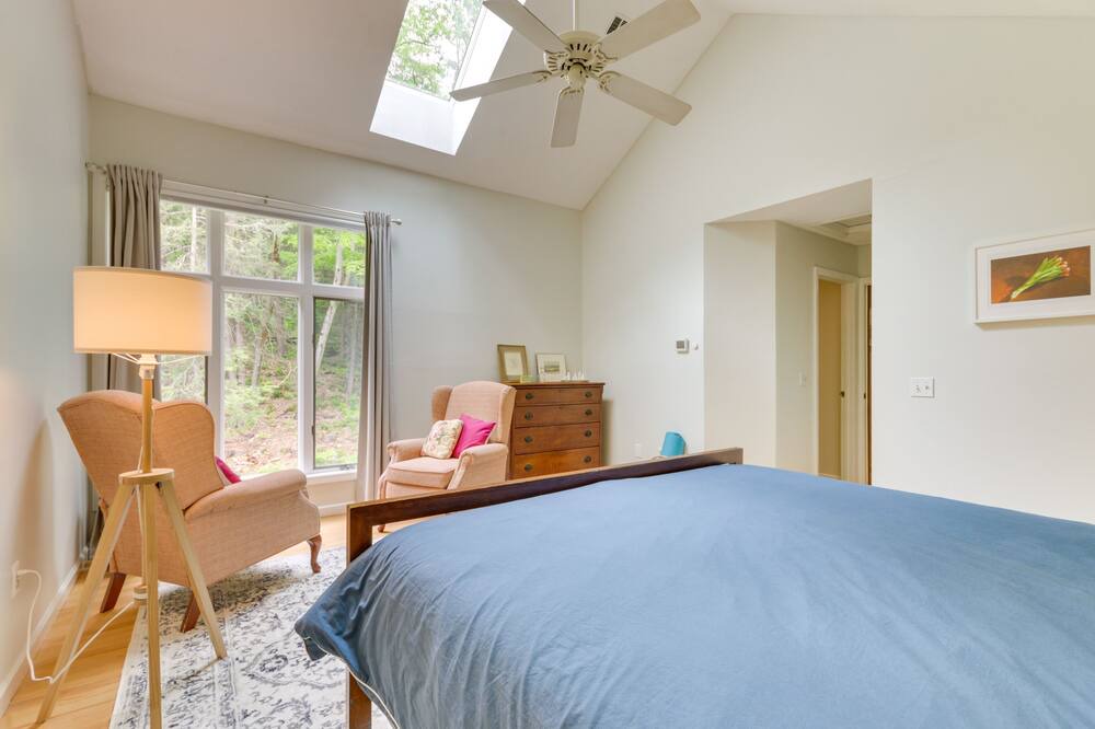 Photo of Bedroom in Winsted