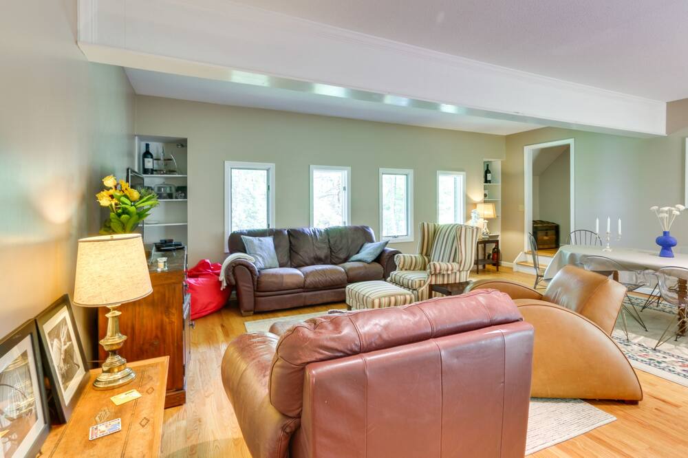 Photo of Livingroom in Winsted