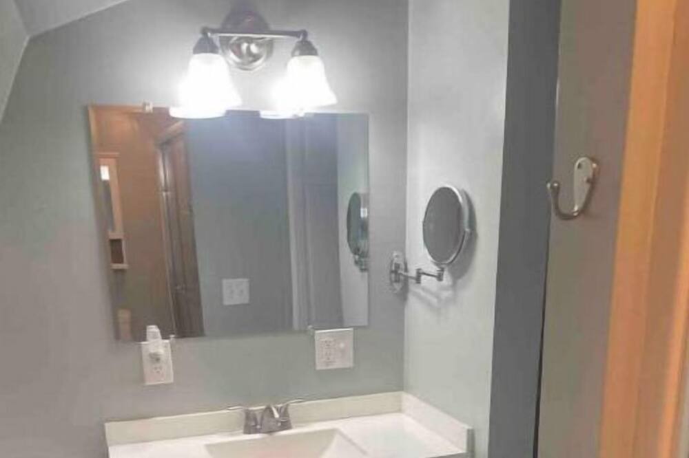 Photo of Bathroom in Abbot