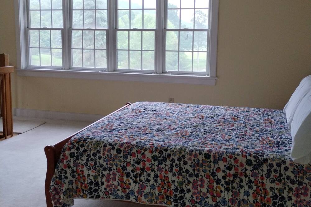 Photo of Bedroom in Canaan