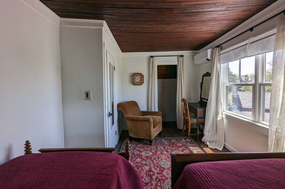 Photo of Bedroom in Peaks Island