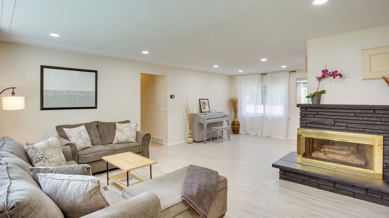 Photo of Livingroom in Golden Valley