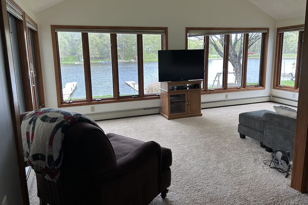 Photo of Livingroom in South Haven