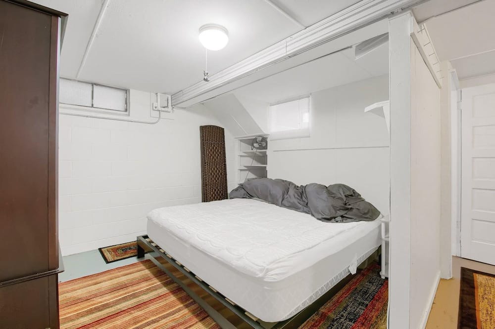 Photo of Bedroom in South Haven